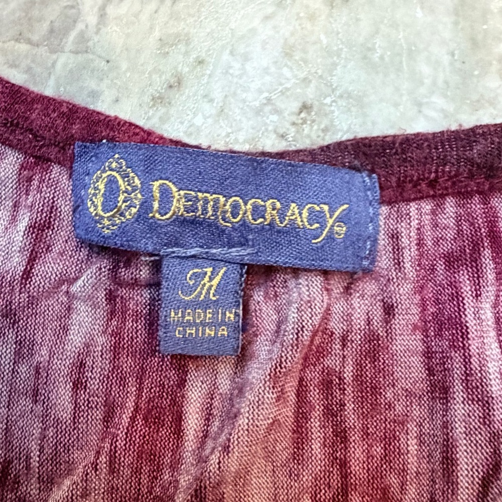 Democracy Boho Geometric Print Top Size M Burgundy Navy Rayon Stretch - Picture 3 of 9